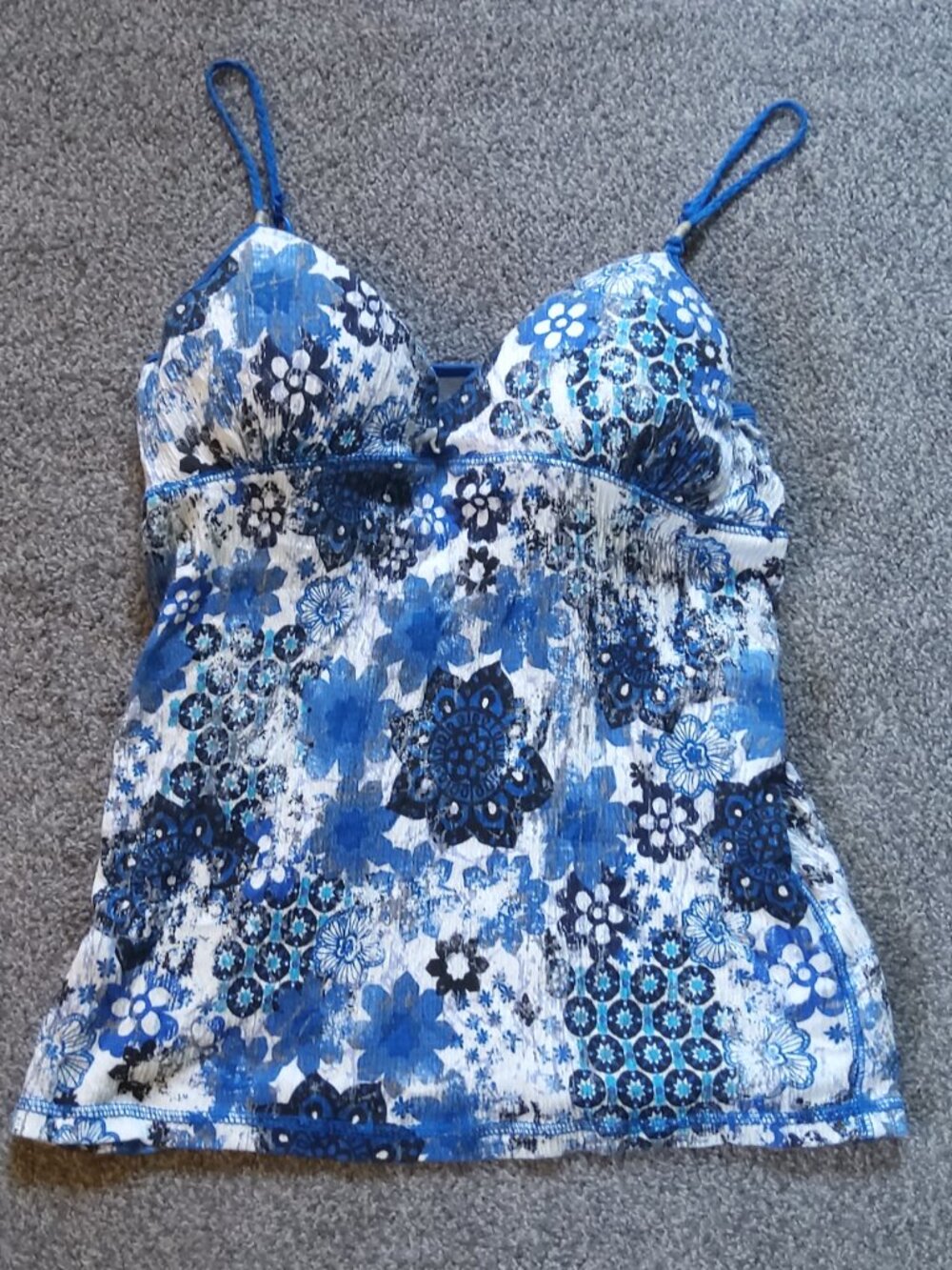 BLUE FLORAL PATTERN TANK TOP